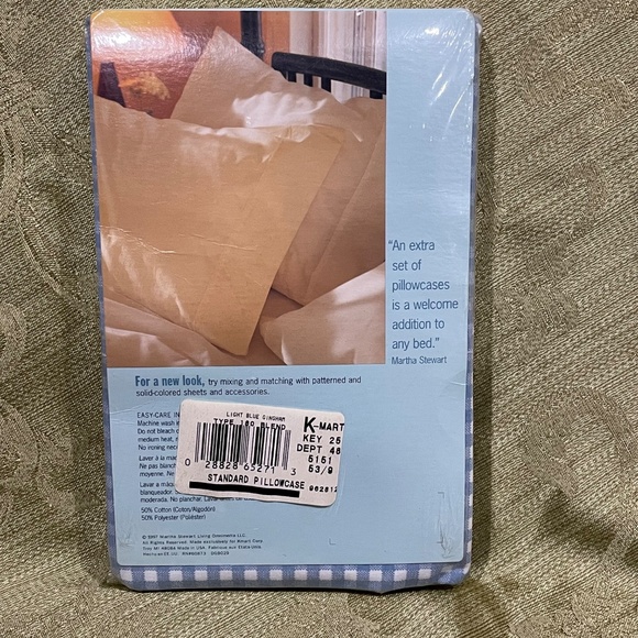 Blue Gingham MARTHA STEWART EVERYDAY Pillowcases NEW - Picture 2 of 3